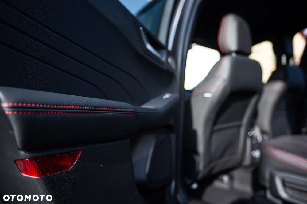 Ford Kuga 1.5 EcoBoost FWD ST-Line X - 17