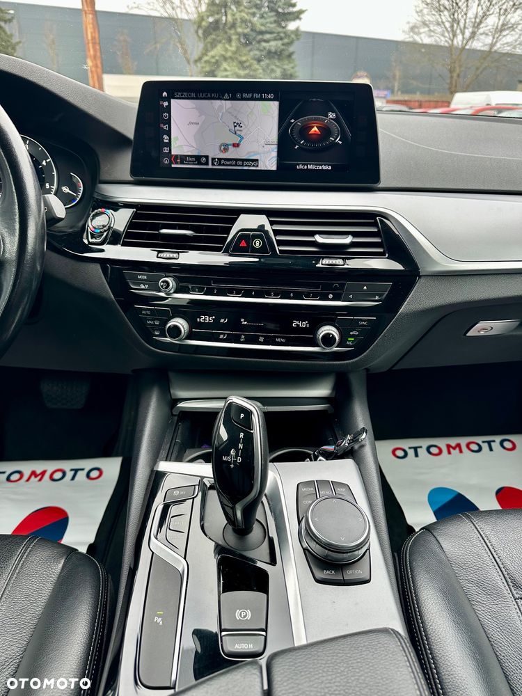 BMW Seria 5 520d xDrive Sport Line - 16