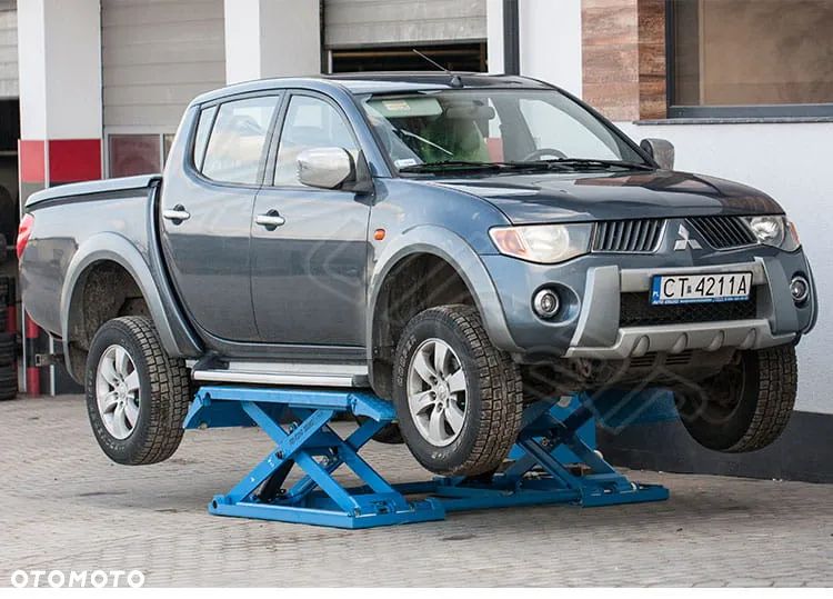 Podnośnik samochodowy nożycowy 3T mobilny PN3001D - 7