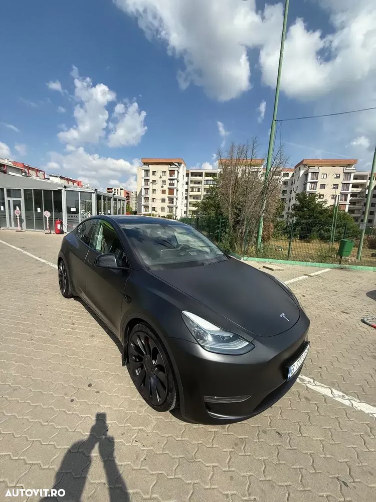 Tesla Model Y Performance - 2