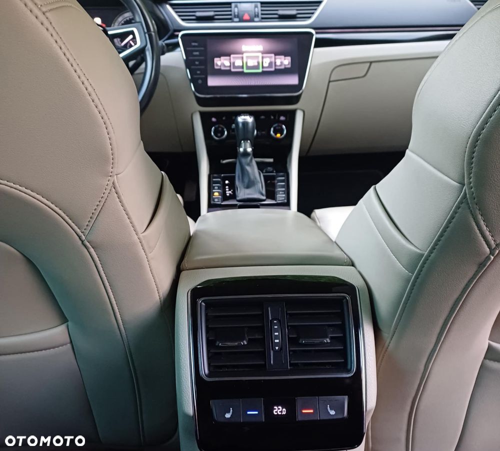 Skoda Superb 2.0 TDI L&K DSG - 22