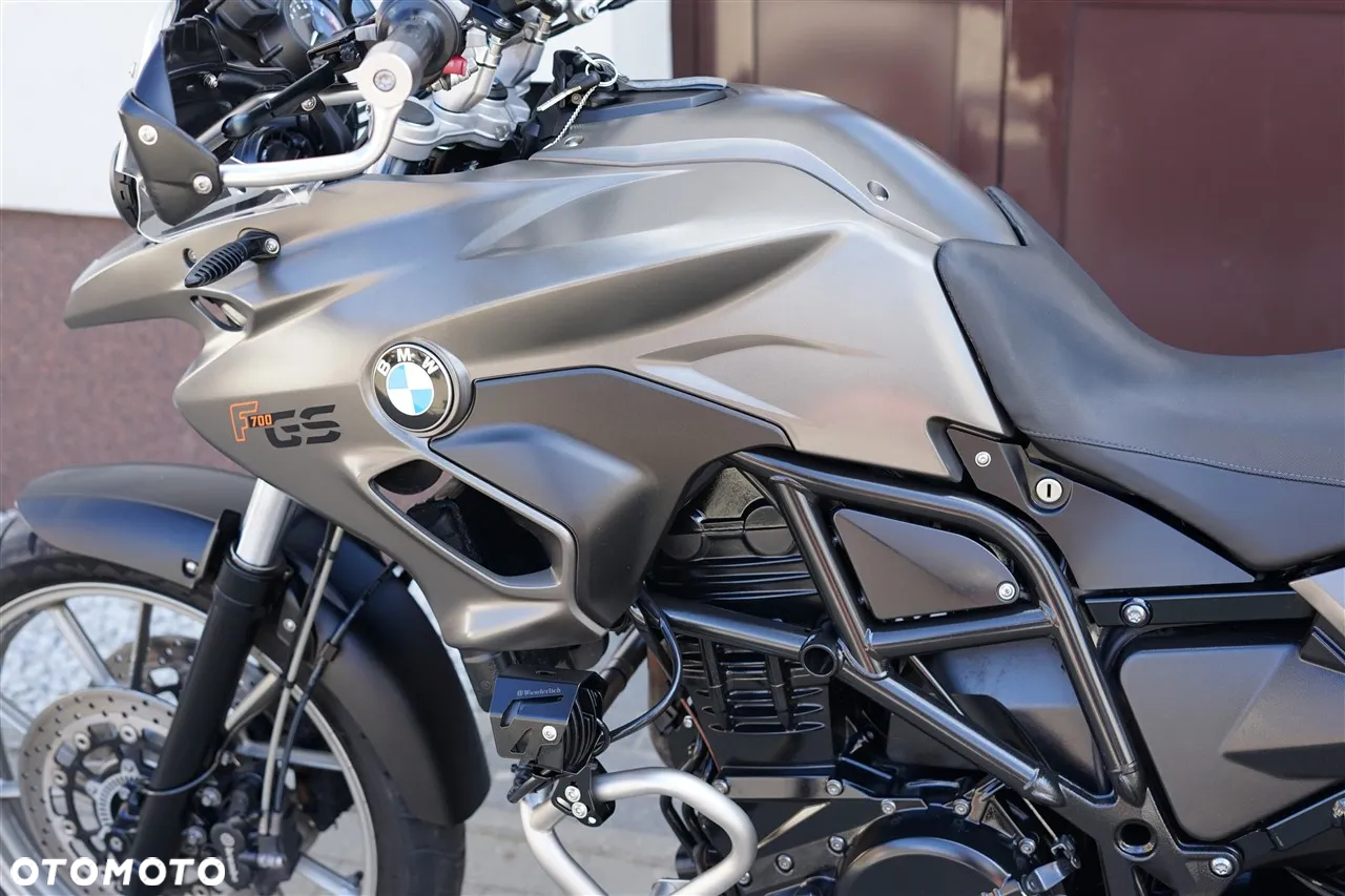 BMW F - 27