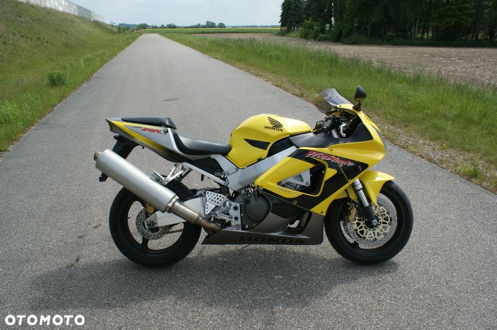 Honda CBR - 13