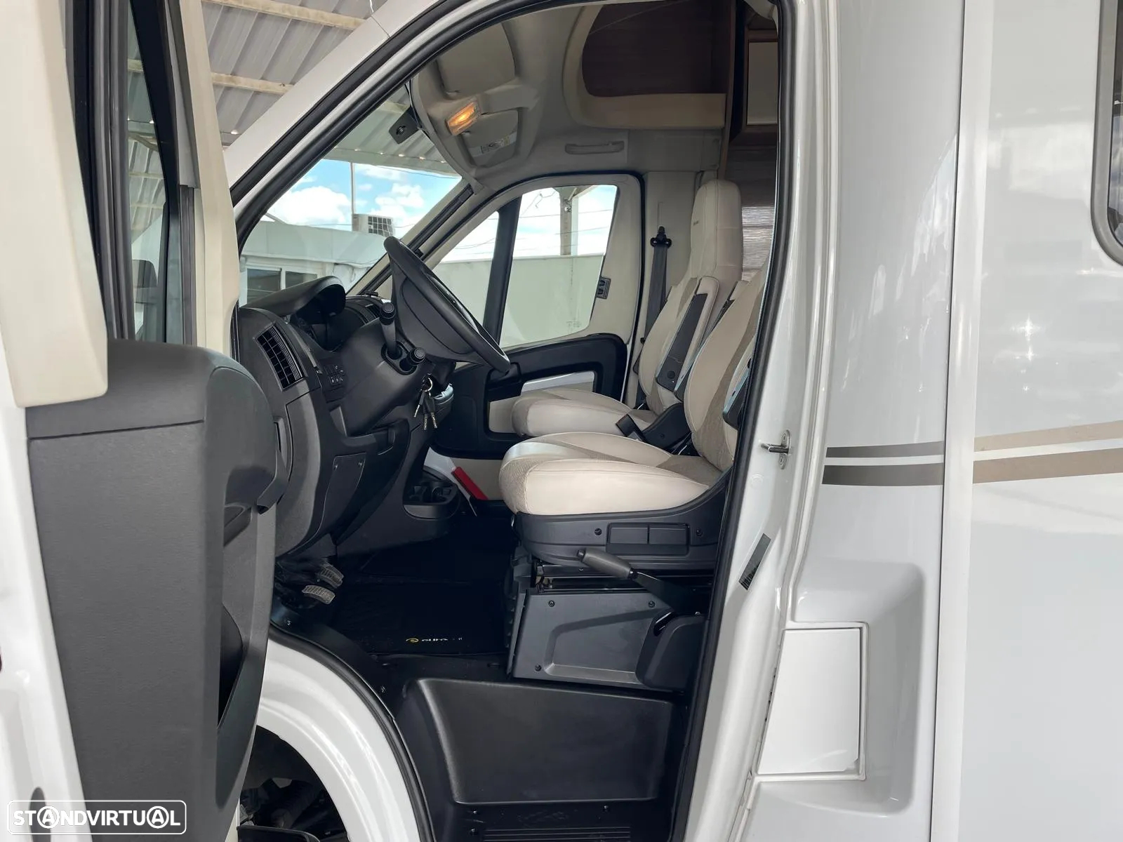 Burstner Lyseo Time Fidelity - Autocaravana c/Camas Central e Elevatória - 9