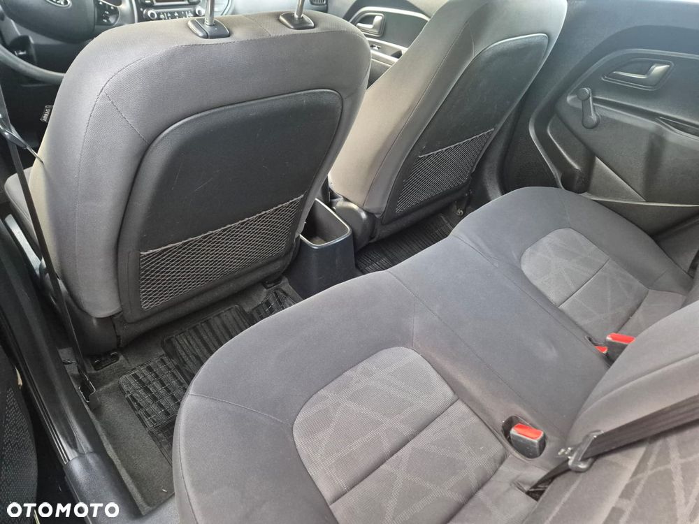 Kia Rio - 21