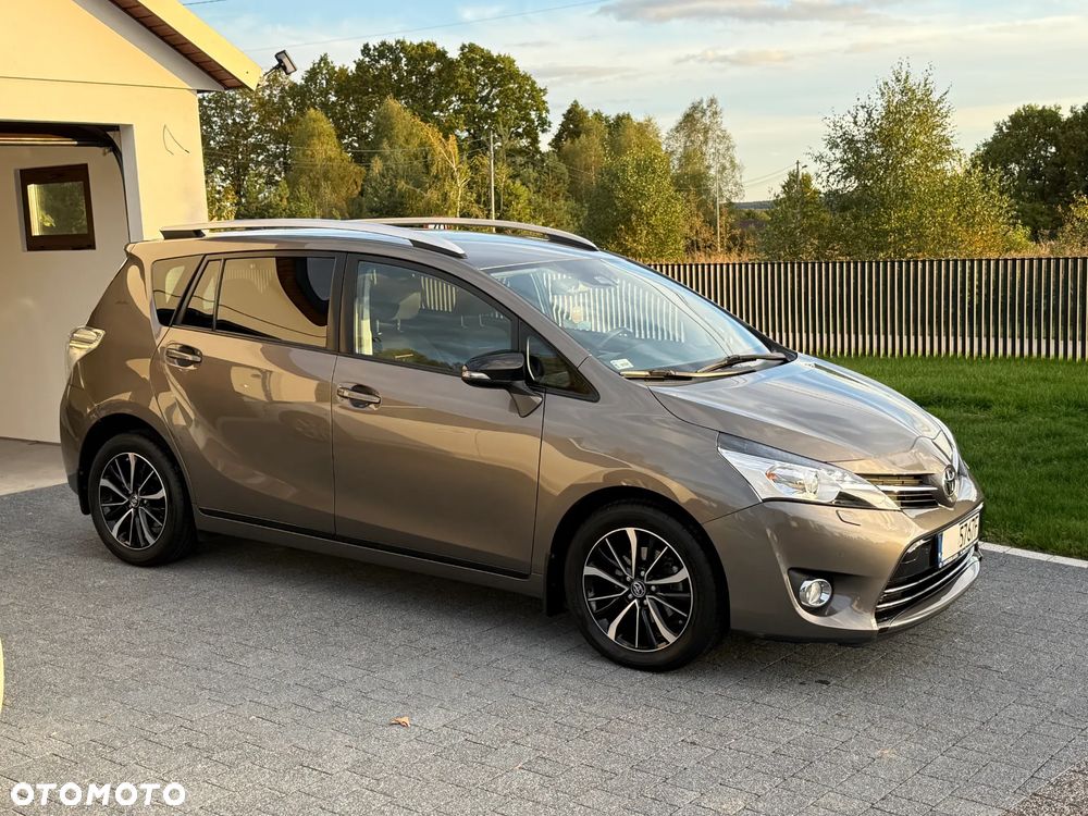 Toyota Verso - 26