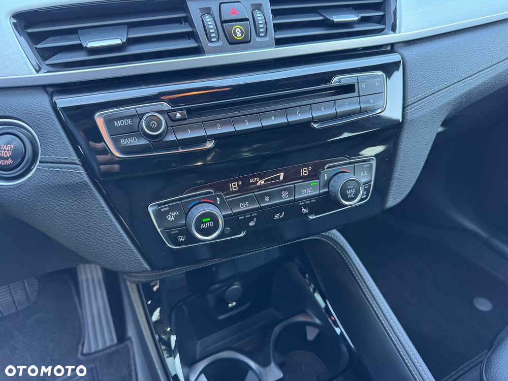 BMW X1 xDrive28i Sport Line - 23