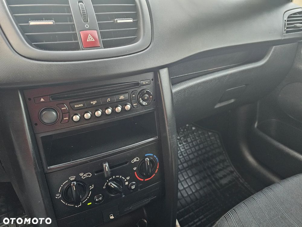 Peugeot 207 1.4 Presence - 10