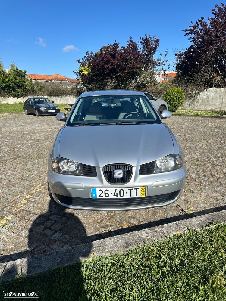 Seat Ibiza 2002 photo 2