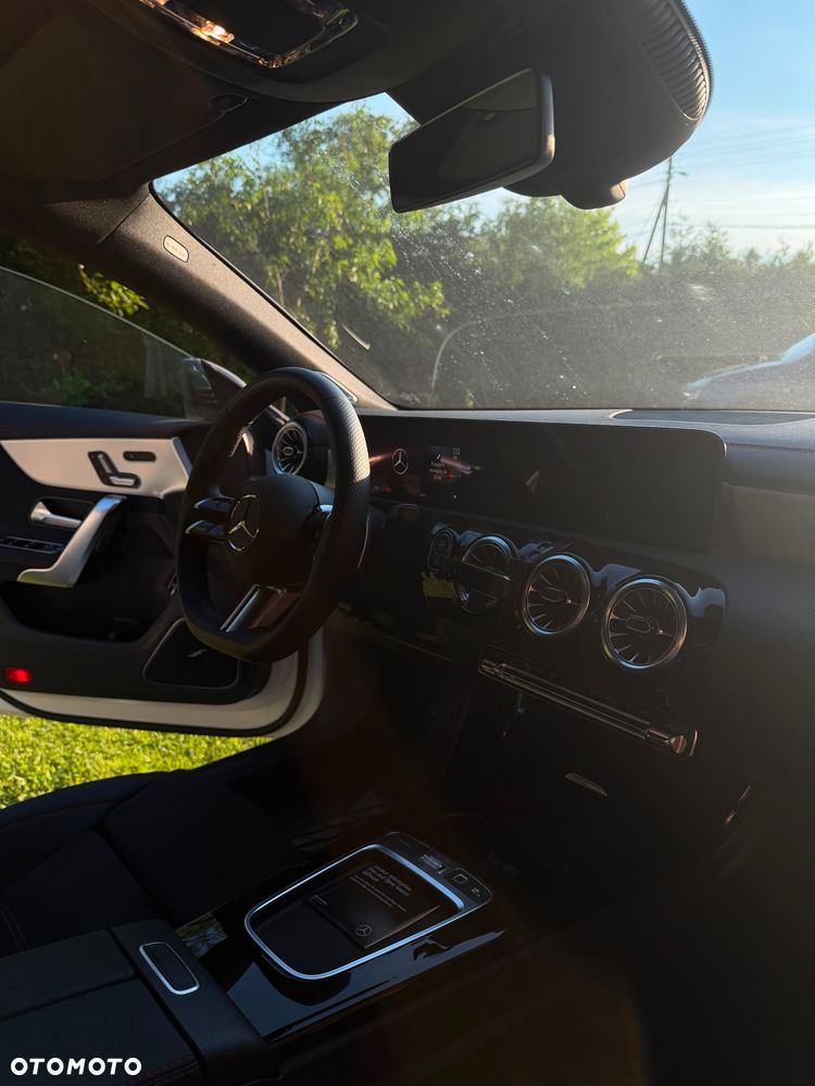 Mercedes-Benz CLA 200 mHEV 8G-DCT - 11