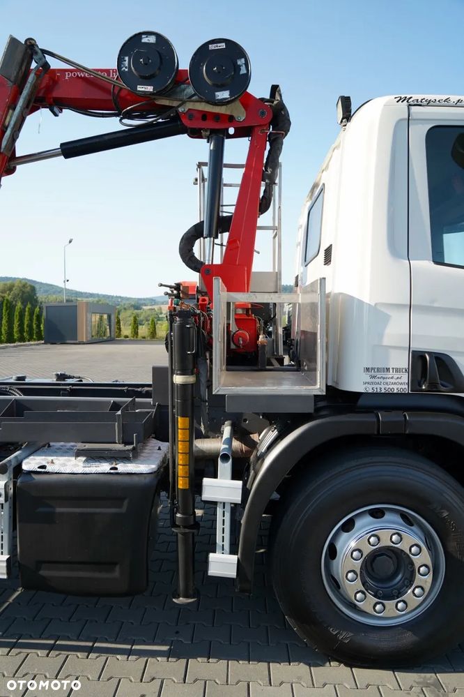 Scania P 280 / SIŁOWNIK DO WYWROTU / + HDS HMF 635 / UDŹWIG 1 500 KG / MAX WYSÓW 7 M / STEROWANIE RADIOWE / EURO 6 - 20