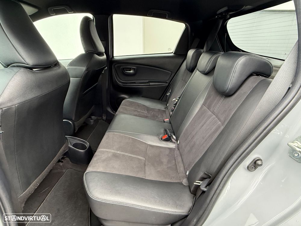Toyota Yaris 1.5 HSD GR Sport - 32