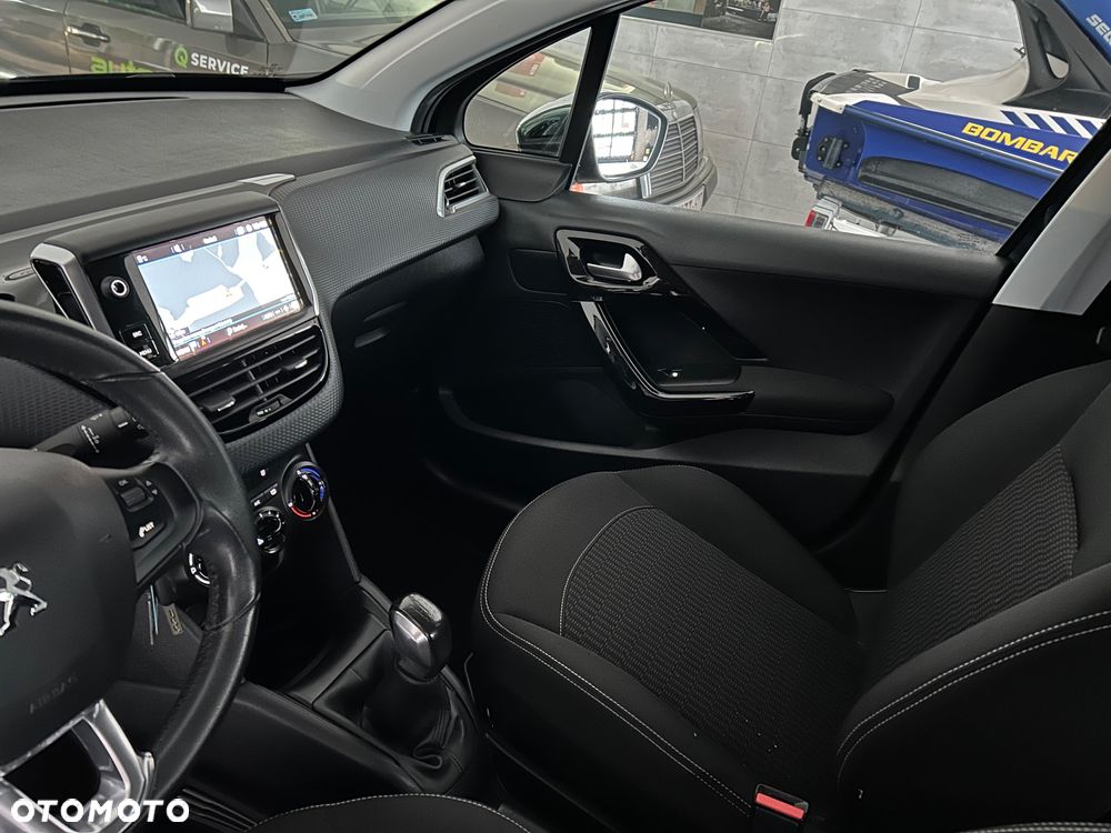 Peugeot 208 PureTech 100 Active Pack - 13