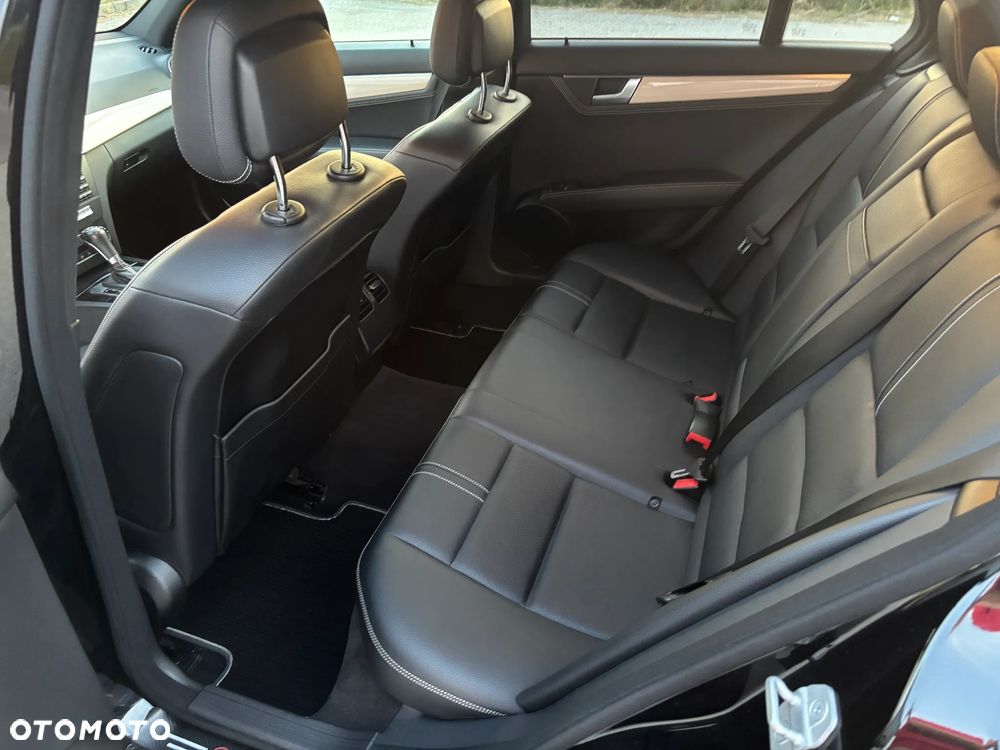 Mercedes-Benz Klasa C 200 CDI DPF Automatik BlueEFFICIENCY Special Edition - 18