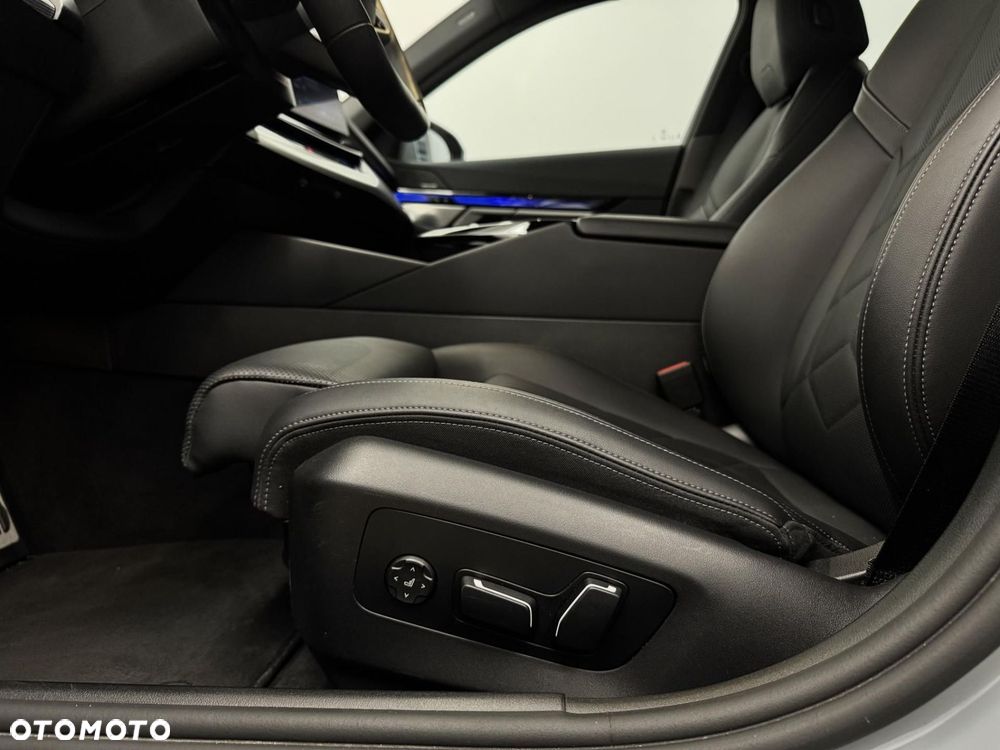 BMW Seria 5 520d mHEV M Sport - 15