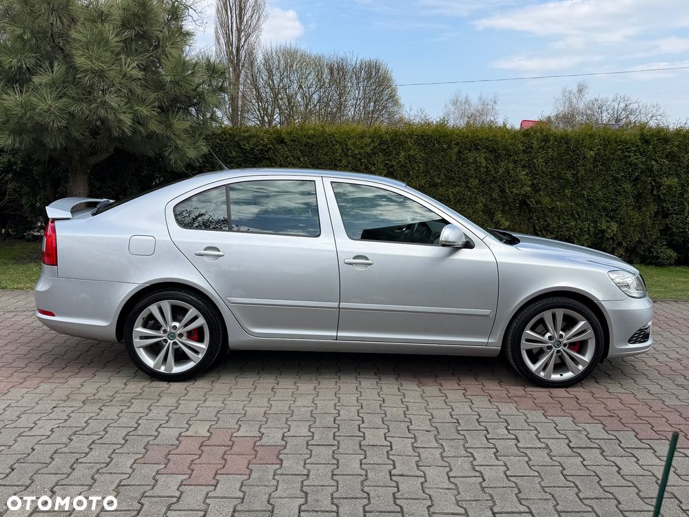 Skoda Octavia 2.0 TSI RS - 6