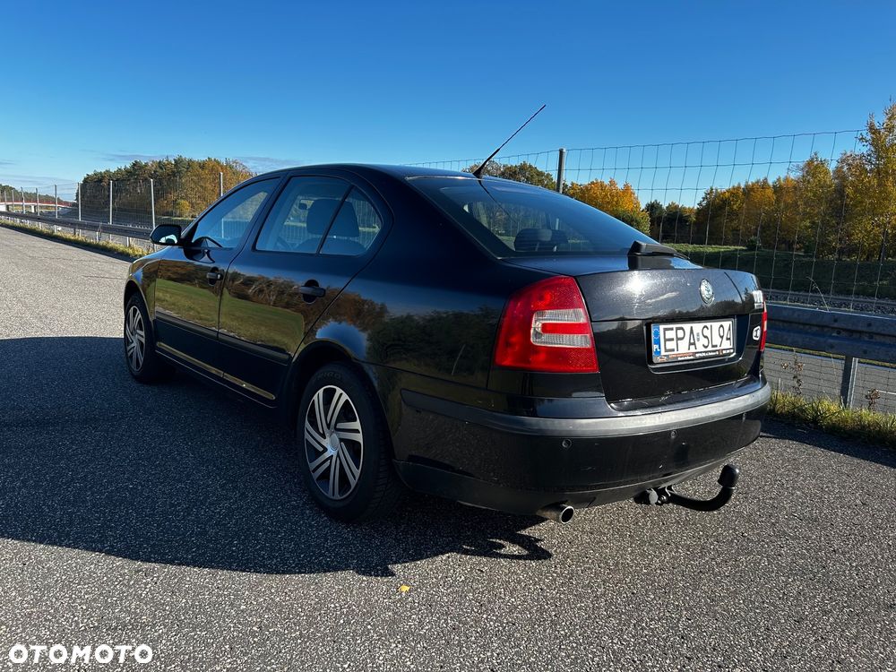 Skoda Octavia 1.6 Ambiente - 15