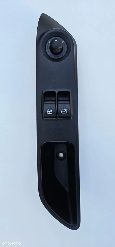 Iveco Daily 2019- panel szyb lewy lusterka - 1