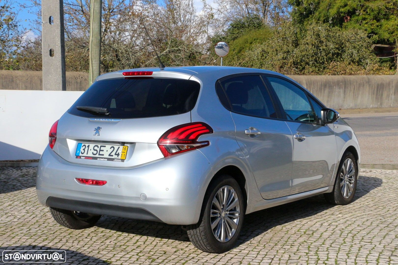 Peugeot 208 1.6 BlueHDi Style - 3