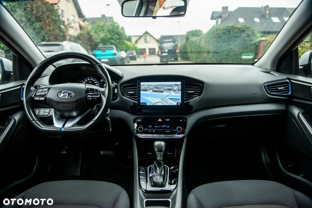 Hyundai IONIQ 1.6 GDI Premium - 30