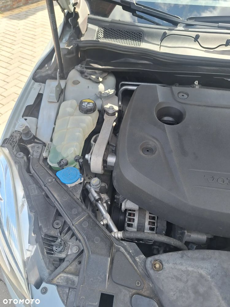 Volvo V40 D2 Momentum - 21