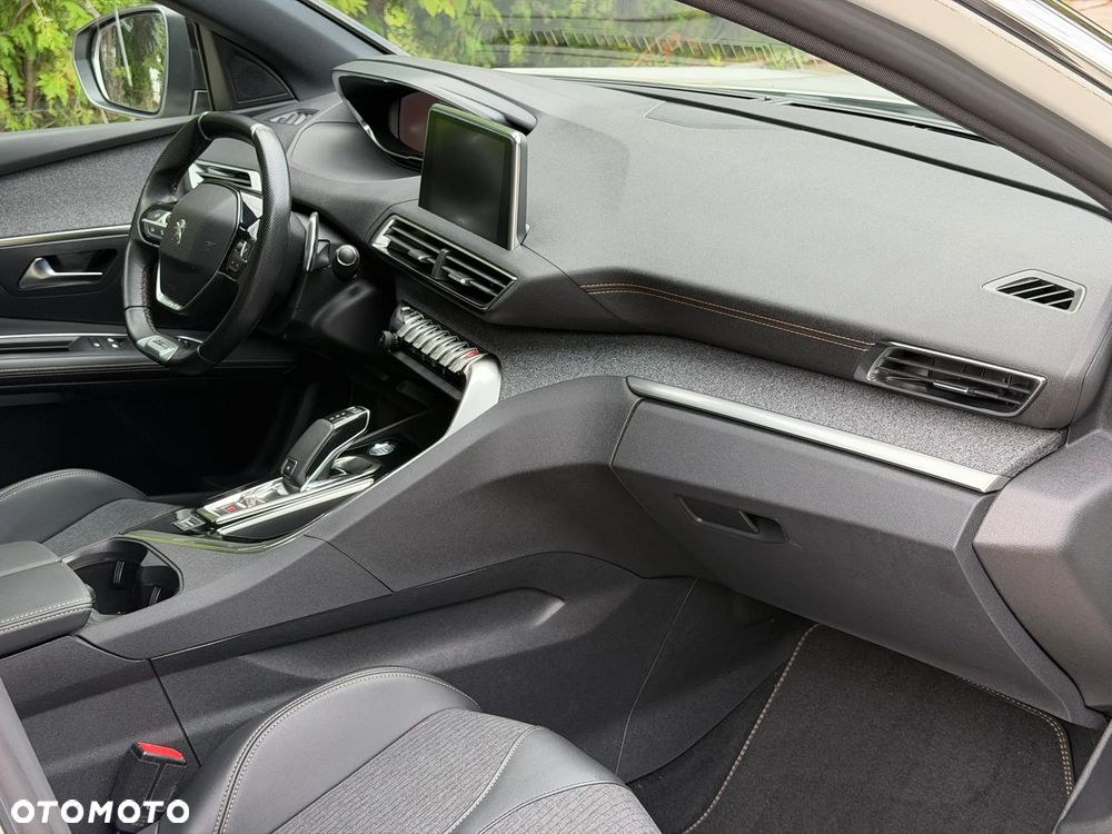 Peugeot 3008 1.6 PureTech GPF GT Line S&S EAT8 - 31