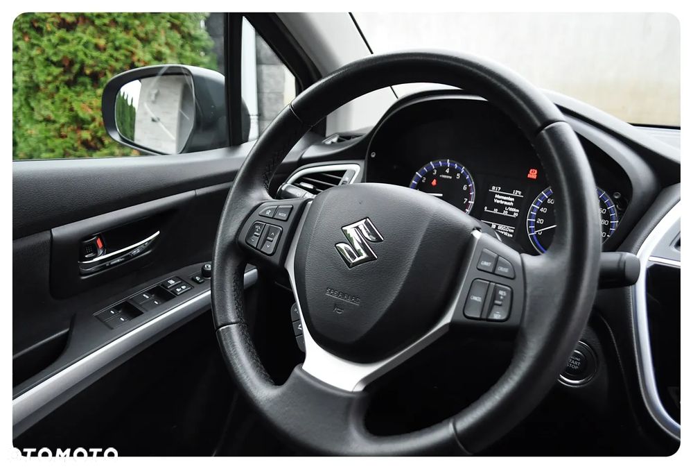 Suzuki SX4 S-Cross 1.4 T Premium - 28