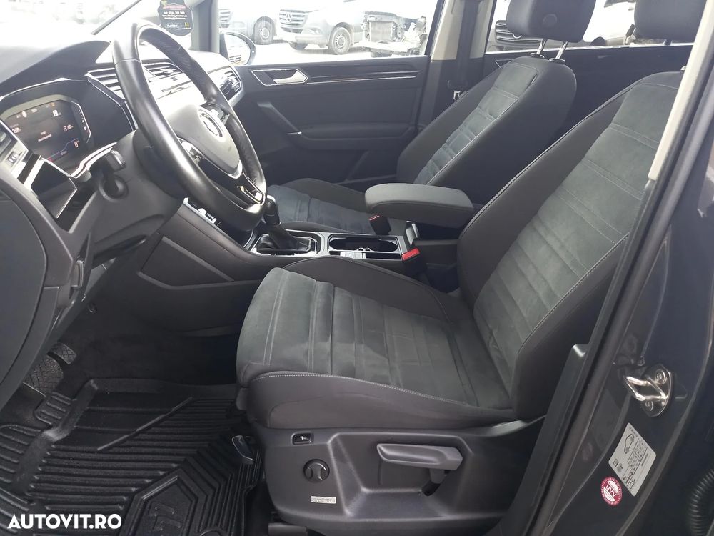 Volkswagen Touran - 13