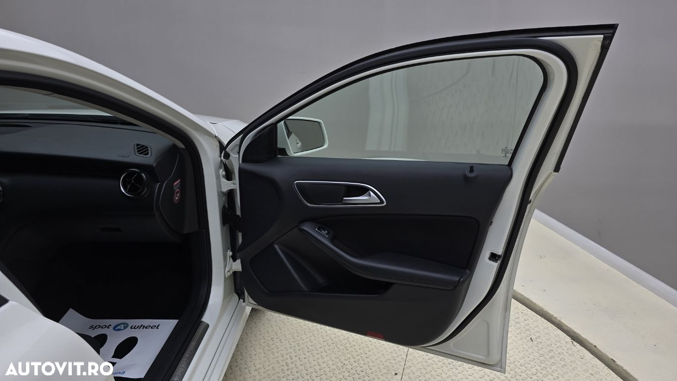 Mercedes-Benz A - 18