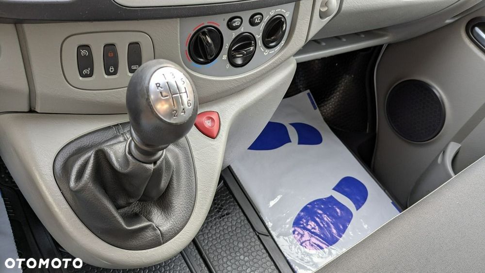Opel Vivaro - 23
