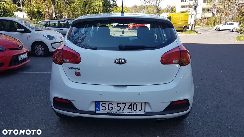Kia Ceed - 31