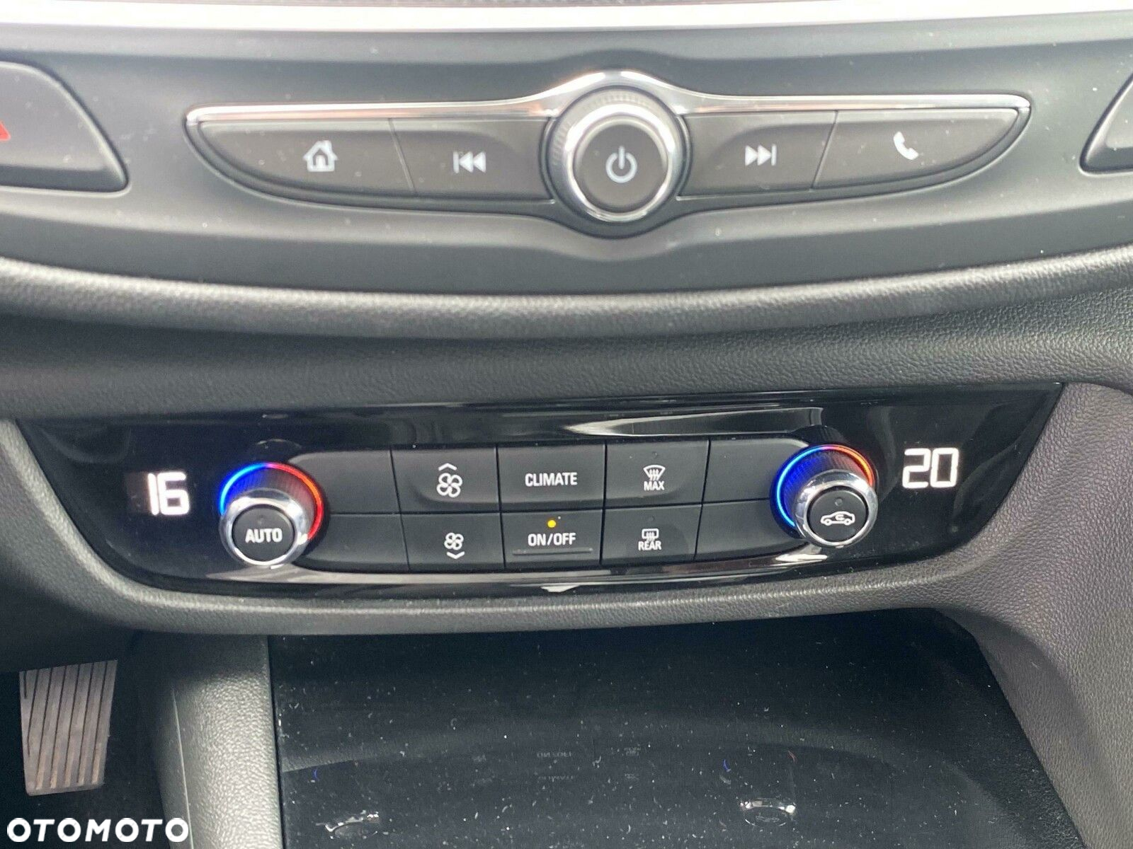 Opel Insignia - 23