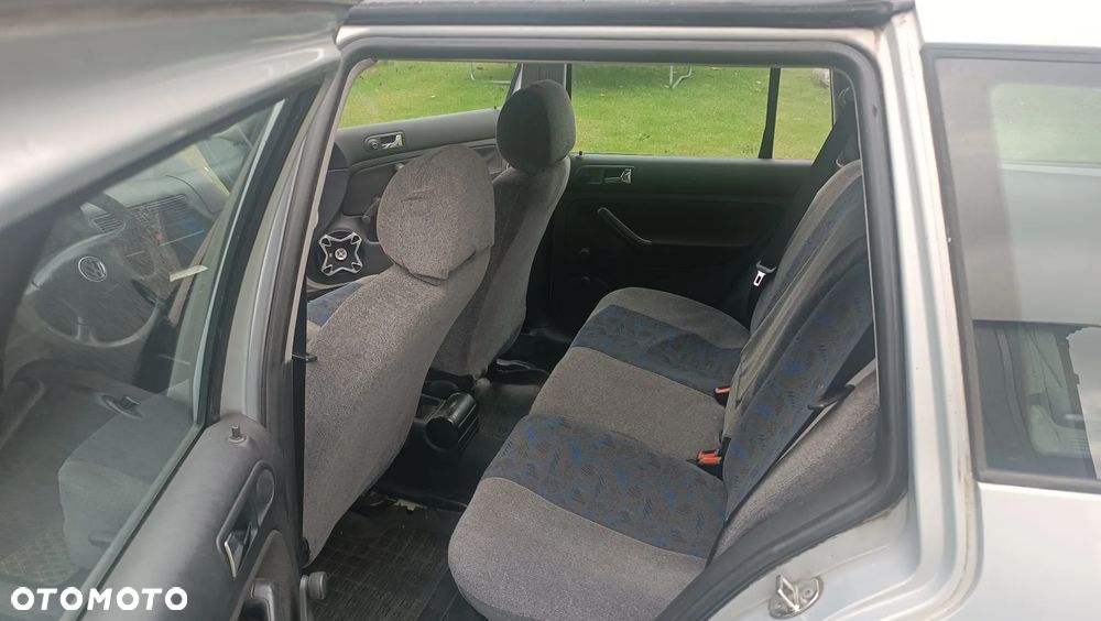 Volkswagen Golf 1.9 TDI - 6