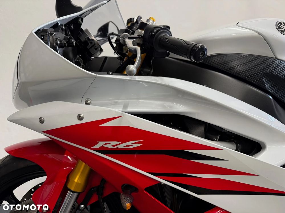 Yamaha R6 - 12