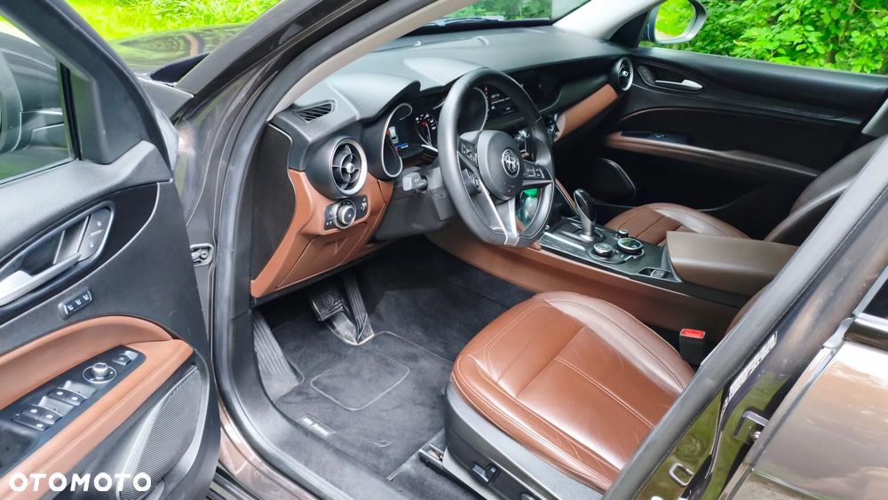 Alfa Romeo Stelvio 2.0 Turbo 16V AT8-Q4 Executive - 7