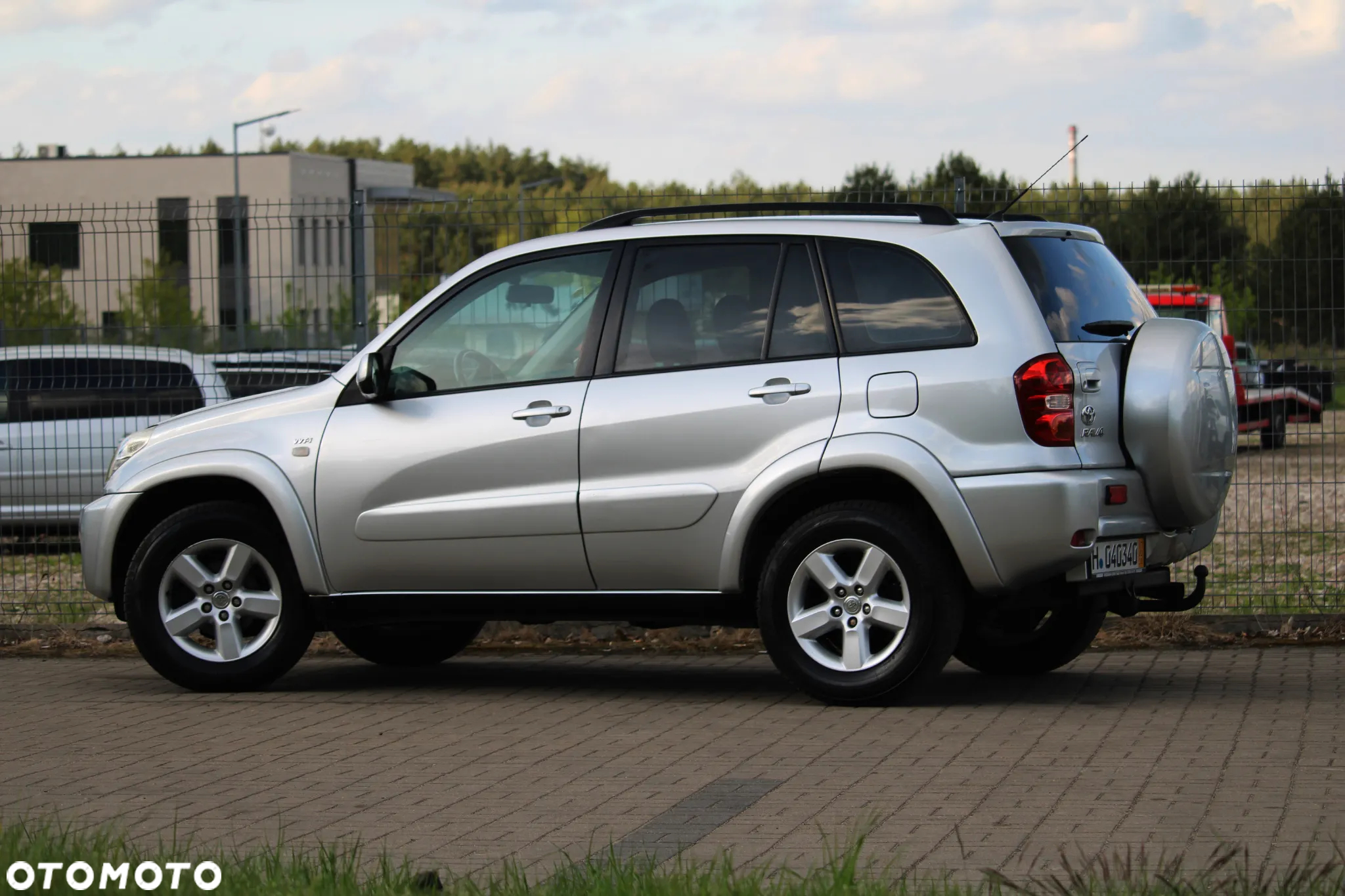 Toyota RAV4 - 16