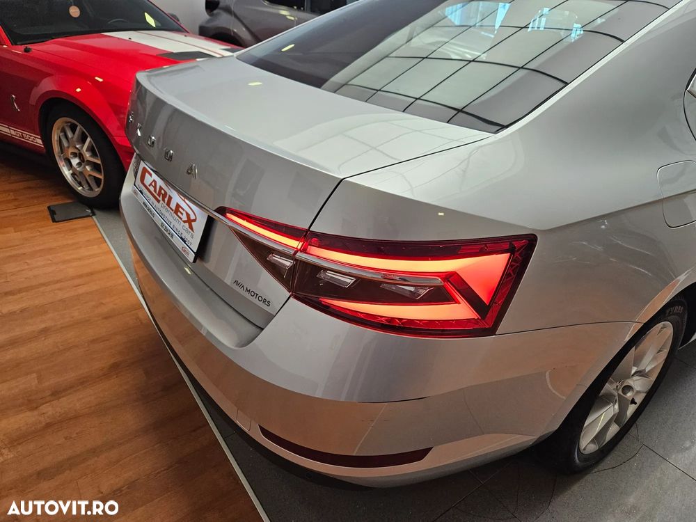 Skoda Superb 2.0 TDI DSG Ambition - 30