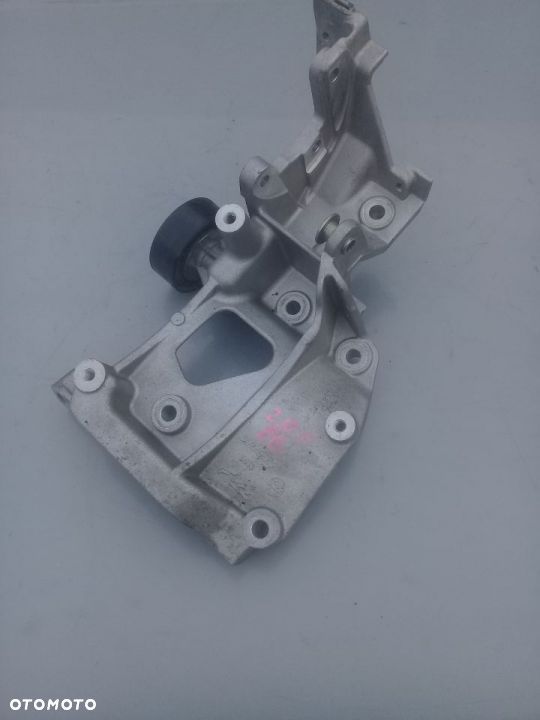 Fiat Ducato 2.0 E6 16-19 r Podstawa mocowanie pompy klimy