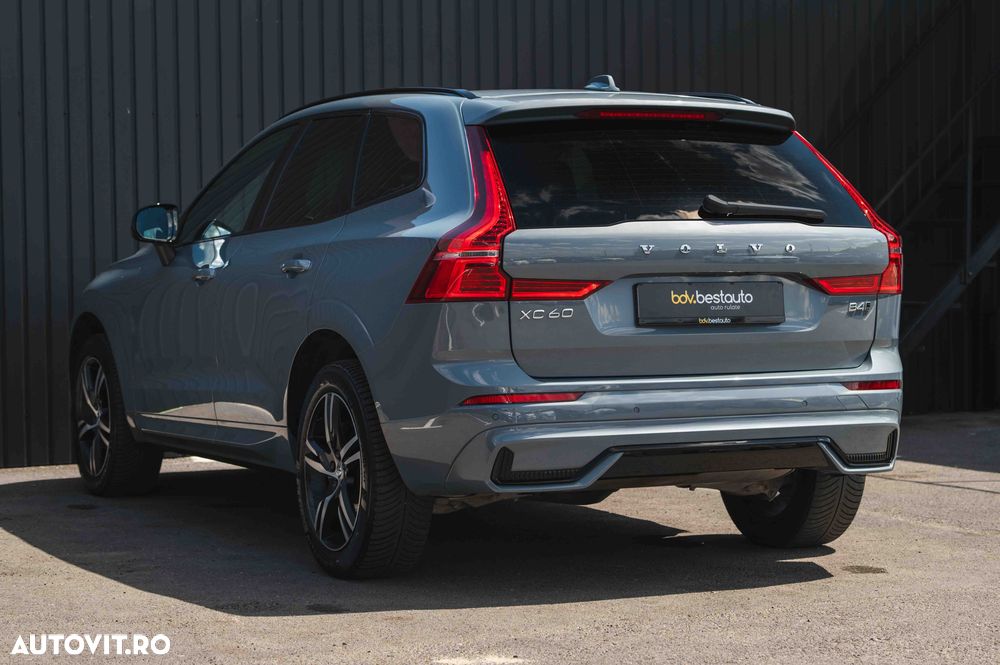 Volvo XC 60 B4 MHEV AT8 AWD R-Design - 34