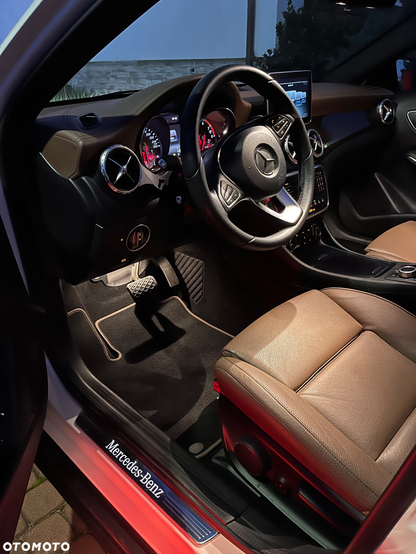 Mercedes-Benz GLA - 15