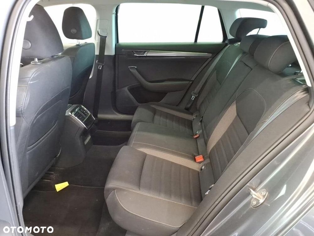 Skoda Superb 2.0 TDI SCR 4x4 Scout DSG - 8