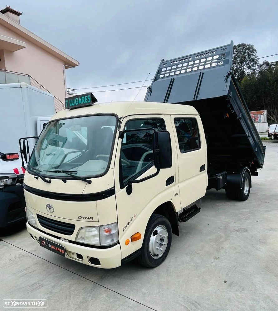 Toyota Dyna 6 lugares Tribascula - 4
