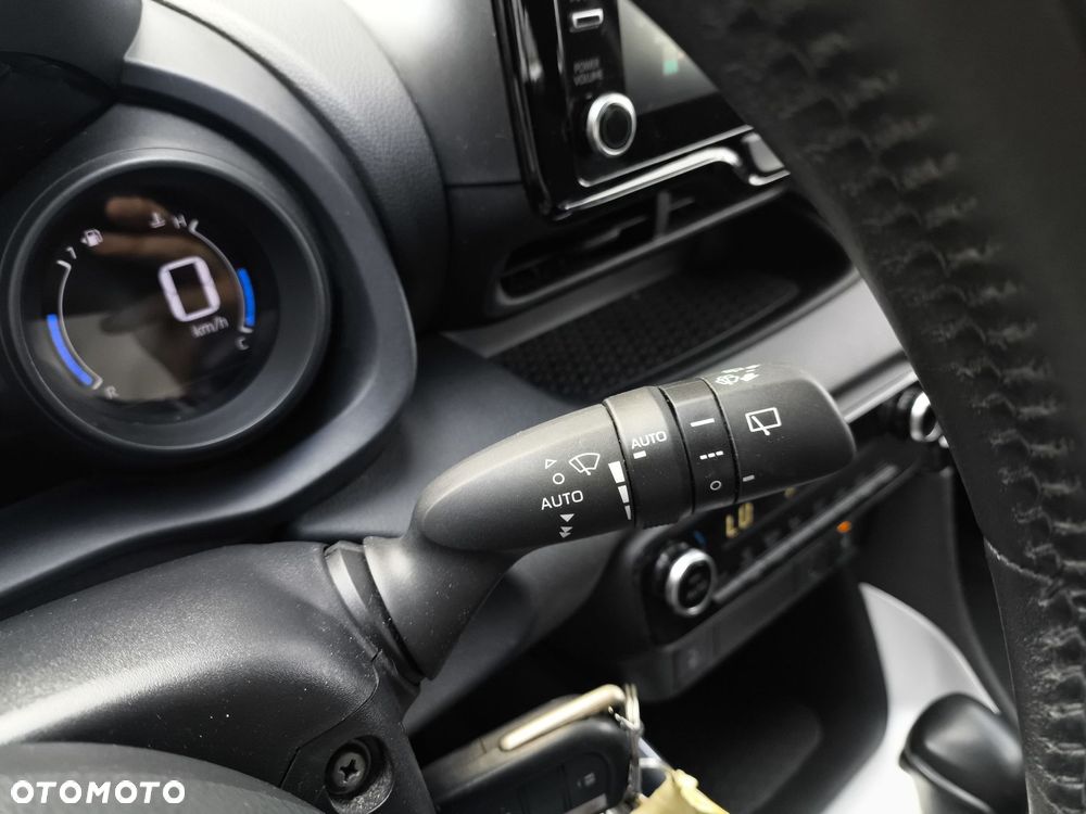 Toyota Yaris Hybrid 1.5 Comfort - 18