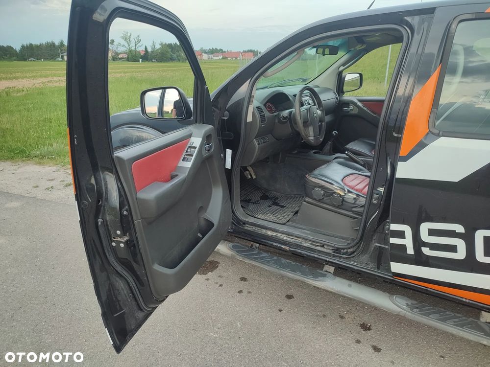 Nissan Navara 2.5 D Platinum - 11