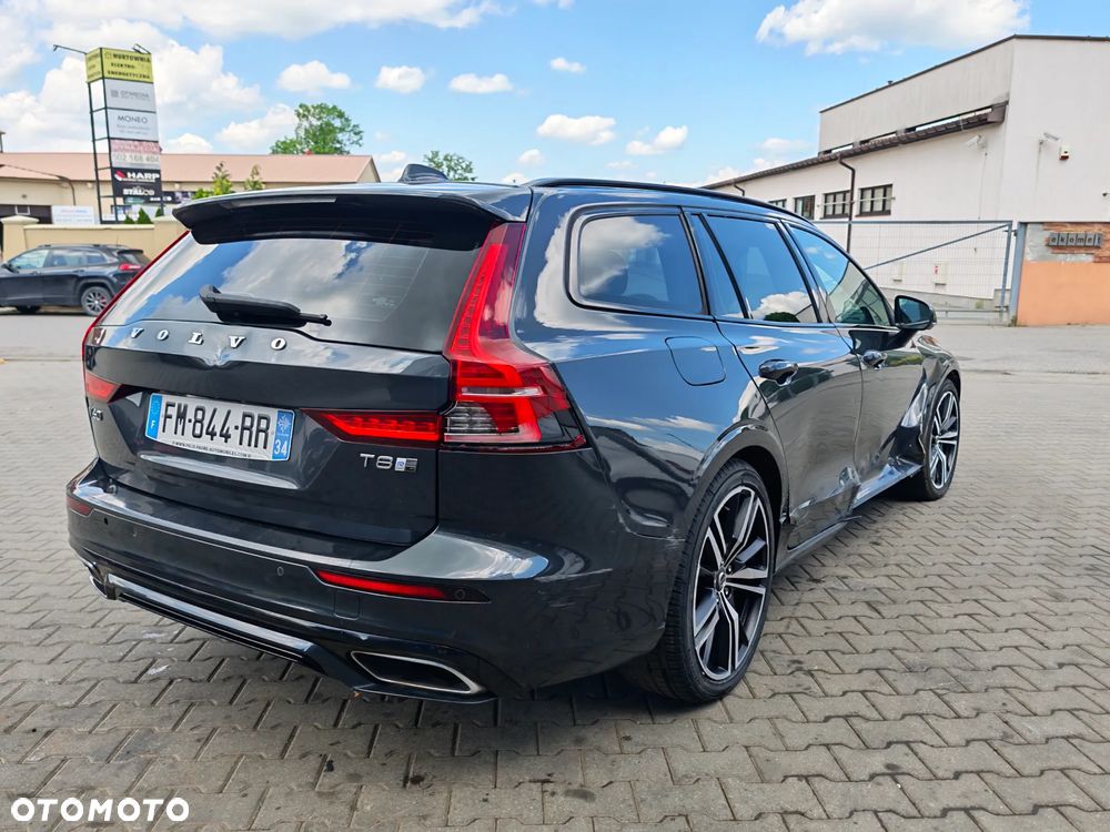 Volvo V60 T8 AWD Plug-In Hybrid R-Design - 8
