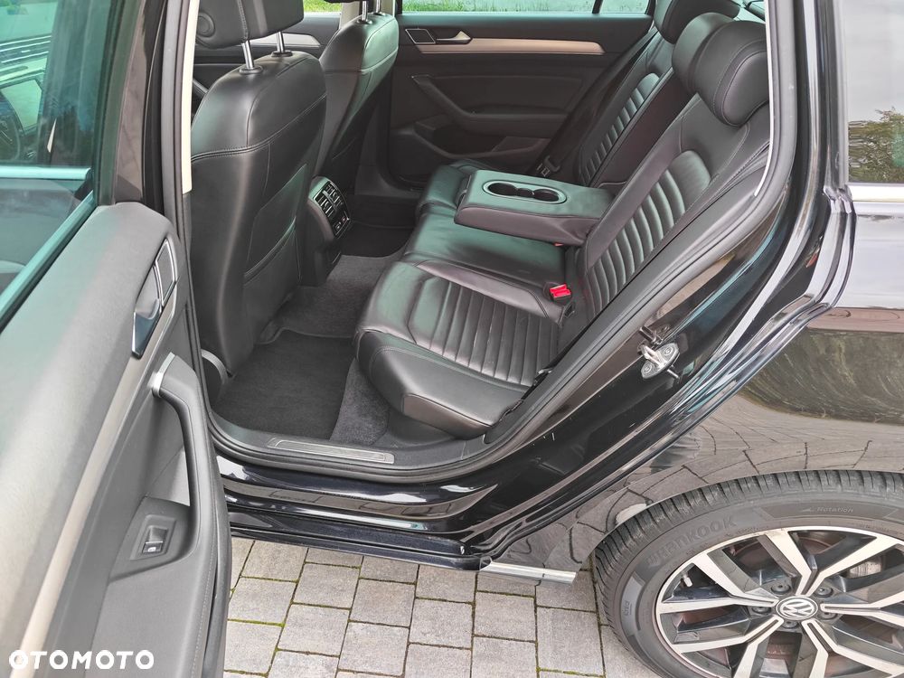 Volkswagen Passat 2.0 TDI Bi-Turbo BMT 4Mot Highline DSG - 17