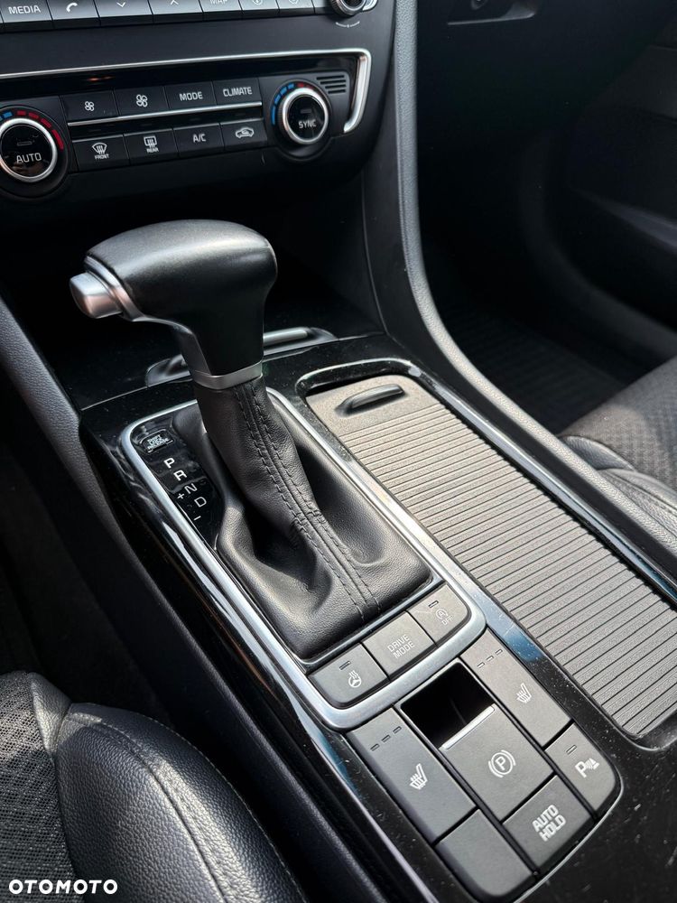 Kia Optima 1.7 CRDI L DCT - 16