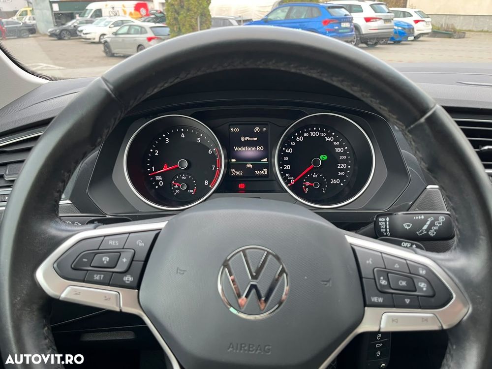 Volkswagen Tiguan - 11