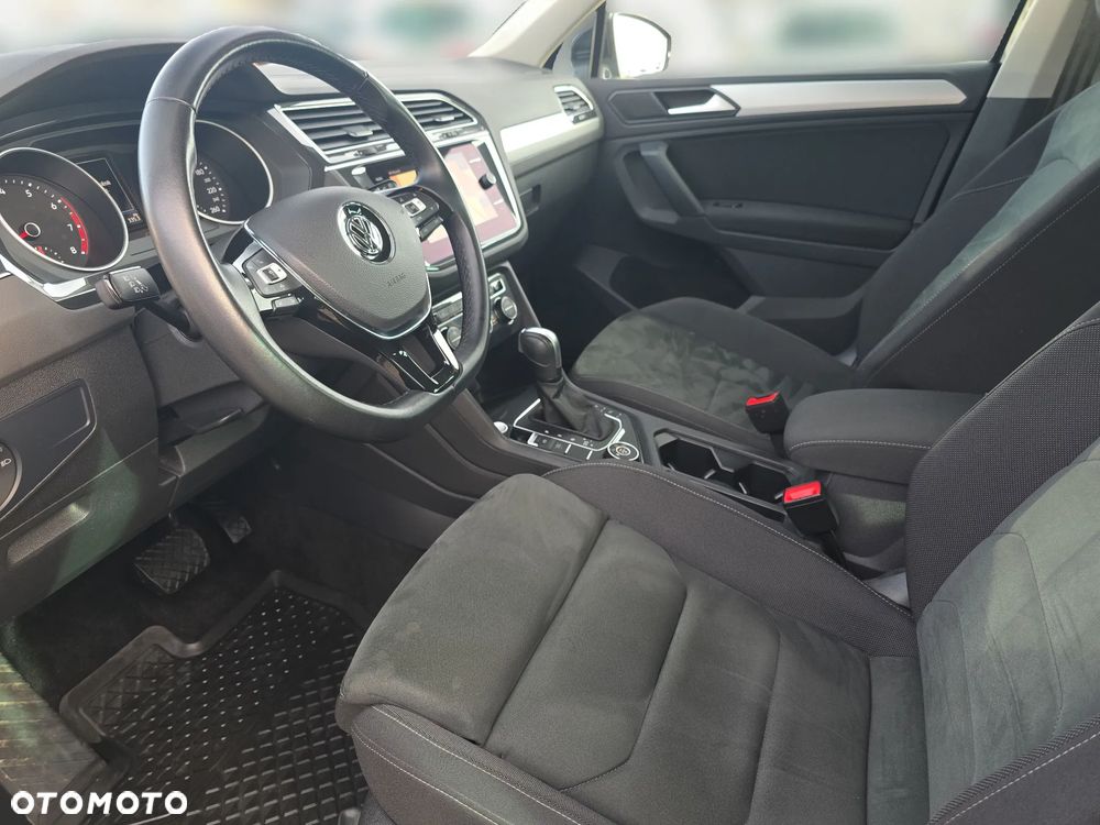 Volkswagen Tiguan - 12