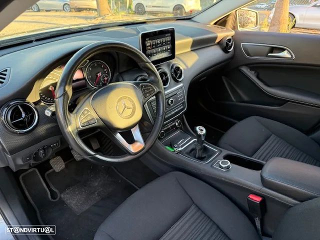 Mercedes-Benz A 180 Limousine d Style Plus - 24